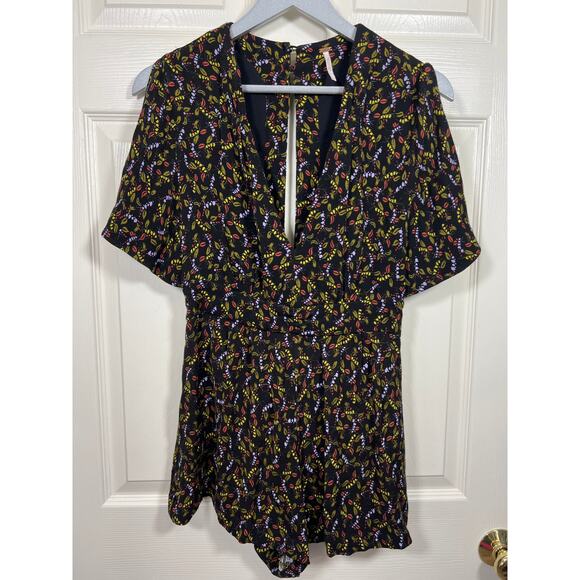 Free People Meet Virginia Black Printed Romper Shorts with Split Sleeve Size 4 - Picture 2 of 12